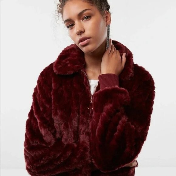 EXPRESS Burgundy Wine Red Faux Fur ZIP Front Bomber Jacket - Picture 3 of 6